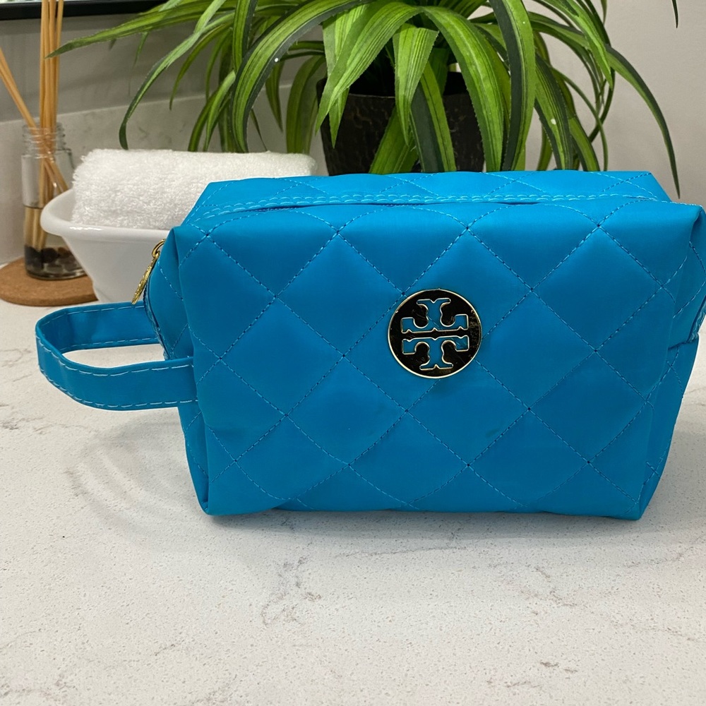 TORY BURCH LARGE NYLON QUILTED COSMETIC BAG